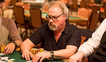 WSOP 2014 Main Event Day1B: 15 italiani al Day2, vola il mitico Michele ‘Baffo’ Limongi