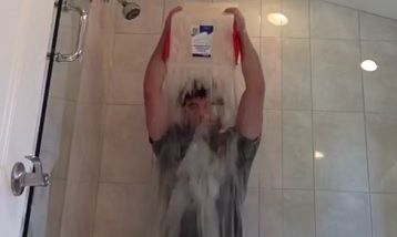 Ice Bucket Challenge: ecco anche i video di ‘nanonoko’ e Galfond