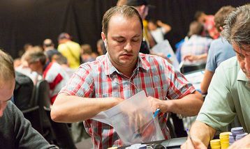 Estrellas Poker Tour: comanda il rumeno Valentin Cristea dopo il Day 2