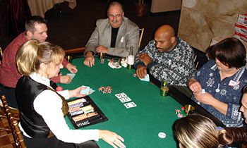 Poker live:Il dealer, una vita da mediano!