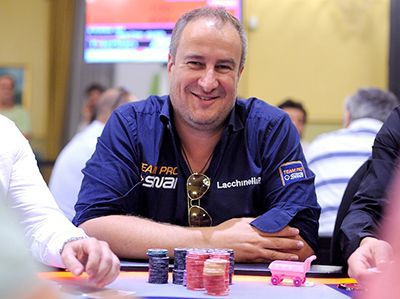 Riccardo Lacchinelli al tavolo da gioco