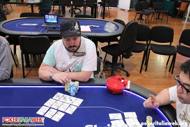 Pescatori in una partita di poker cinese