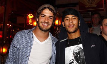 Neymar, Kaka e tanti altri tifano per Foster, primo brasiliano tra i November Nine