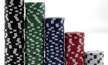 Poker live: è più importante lo stack di partenza o la struttura dei livelli?