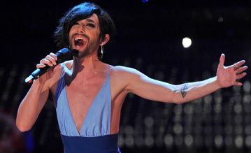 Mario Adinolfi sotto accusa per le sue critiche a Conchita Wurst