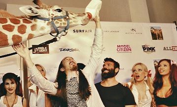 Poker e Gossip: a casa di Dan Bilzerian ora spuntano pure le giraffe
