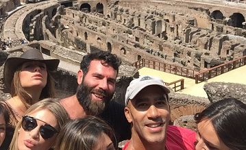 Poker e Gossip: Dan Bilzerian sbarca anche a Roma e si fa un selfie al Colosseo