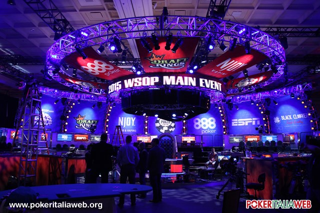 WSOP 2015 Day4: Butteroni 1.507.000 chips, Fratti 339.000 con 237 left