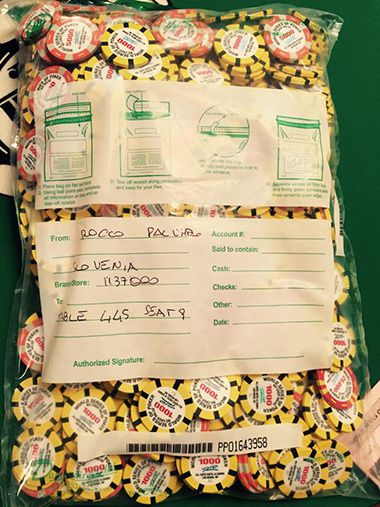 La busta con le chips di Rocco Palumbo