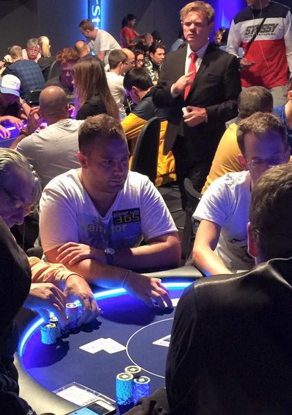 Eros Nastasi al tavolo