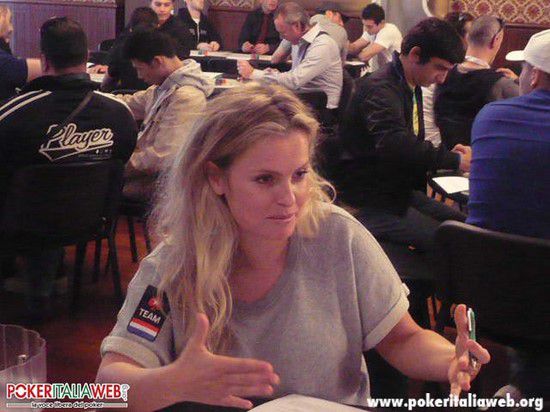 Fatima in una foto targata PokerItaliaWeb
