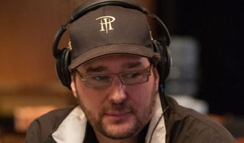Il giramondo Phil Hellmuth fa visita ai suoi fans per giocare a poker