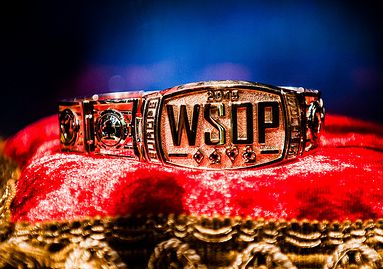 Uno dei braccialetti messi in palio nelle WSOP Europe