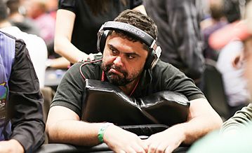 Poker live: dal LAPT il caso controverso di un presunto call con il pollice alzato