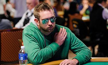 Poker live: Connor Drinan comanda all’ACOP di Macao a 20 left