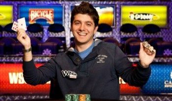 Rocco col suo braccialetto WSOP