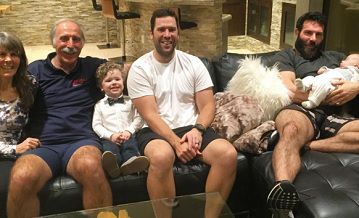 Dan Bilzerian e le foto di un tranquillo weekend in famiglia