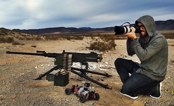 Vi presentiamo Greg Baroth, il genio che cura l’immagine social di Dan Bilzerian