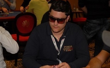 Poker online: Umberto Calabrese grande protagonista della domenica