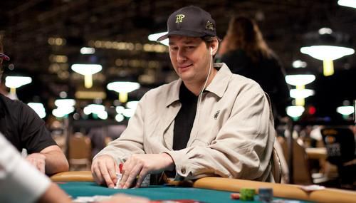 SHR Bowl: presenti Daniel Negreanu, Antonio Esfandiari, Phil Hellmuth e tanti altri. $5 milioni al vincitore!