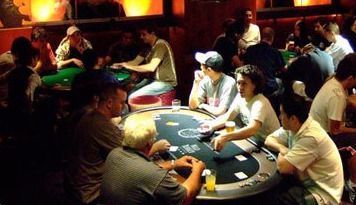 Niente regolamento e poker live vietato...