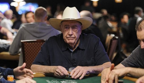 Poker e Risate: presidente Doyle Brunson, premier Daniel Negreanu, ministro pari opportunità Vanessa Selbst!