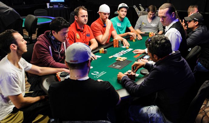 Giocatori di poker ad un torneo Live