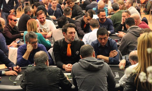 Perché i Poker Festival hanno sempre un gran successo, mentre i tornei tradizionali faticano?