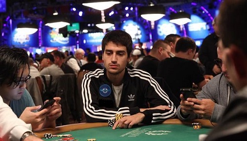 The Poker One: day 2 per Luca Moschitta. Marco Bognanni out… ma ‘Last Longer’ fra i due ancora in piedi