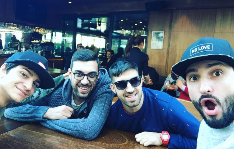 Camosci (primo a sinistra) con alcuni colleghi