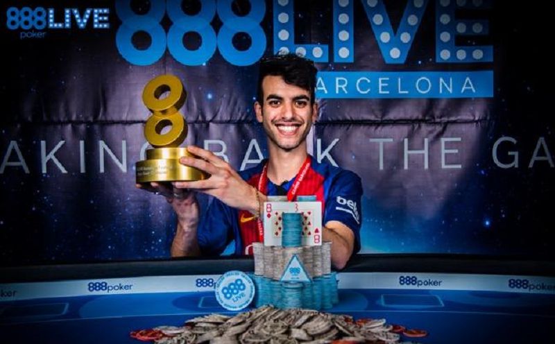Andrea Shehadeh dopo la vittoria nel Main Event dell'888Live Poker Festival