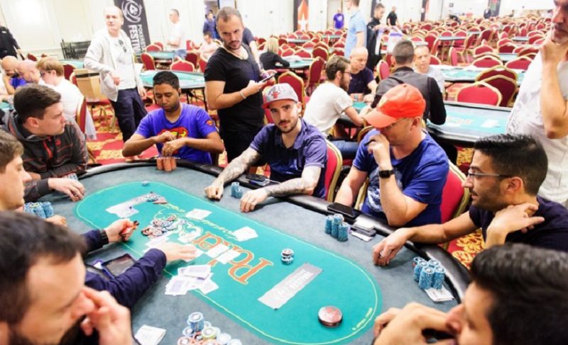 PokerStars Festival Bucarest: in 7 al Final Day del Main Event, out Mattia Baccassino e Massimo Caratelli