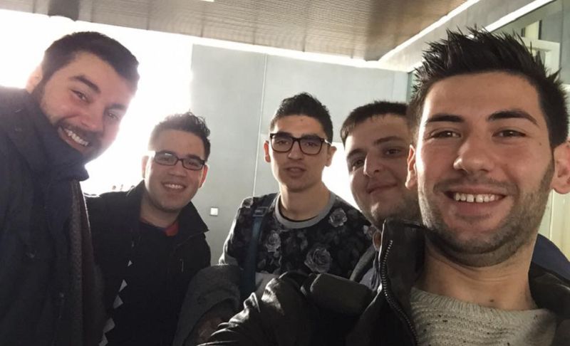 Angelo 'Mirabellaisia' Mirabella (al centro)