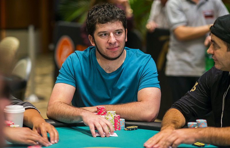 Il chipleader del Final Table Matt Parry