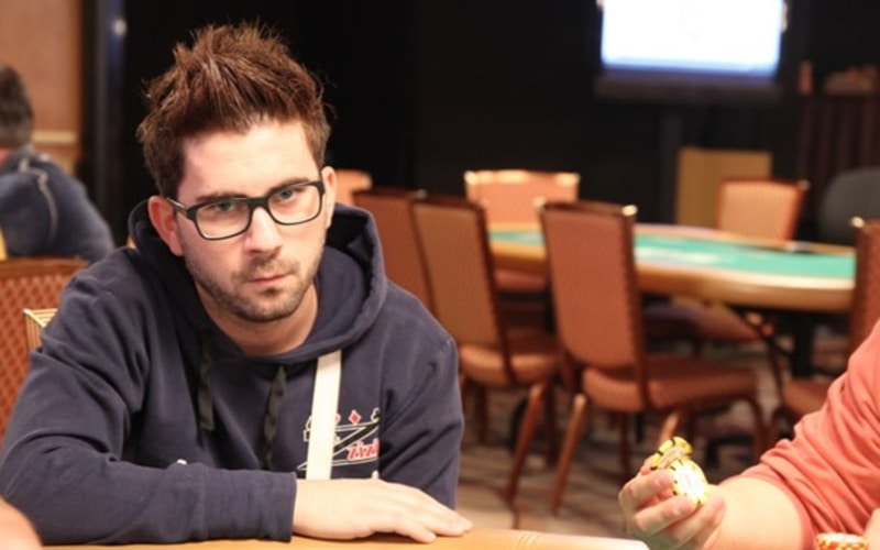 Poker online, deal 4-left al Sunday Special. A vincere Andrea Salvatore su Davide Suriano!