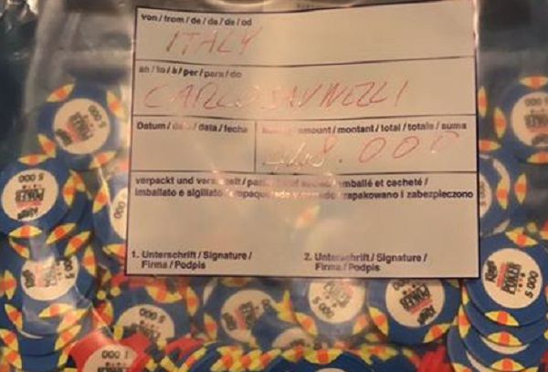 La busta con le chips di Carlo