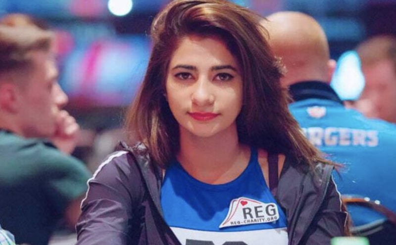 Il presidente dell’India in persona premierà la graziosa giocatrice di poker Muskan Sethi