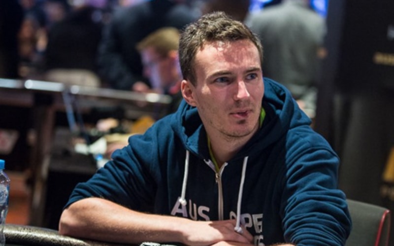Anche Steffen Sontheimer sbeffeggia Phil Hellmuth: “E’ bravissimo ad impazzire dopo aver perso una mano”