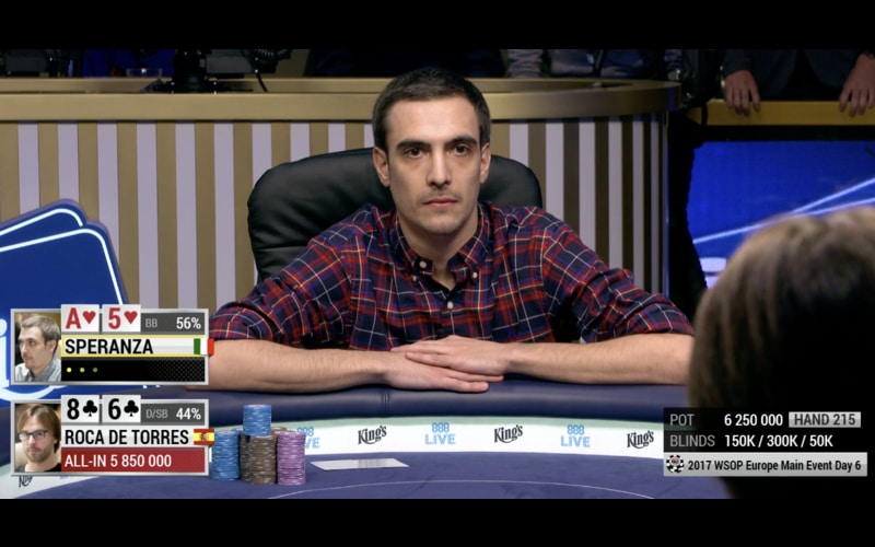 Gianluca Speranza tenta di intimidire il suo avversario solo con lo sguardo