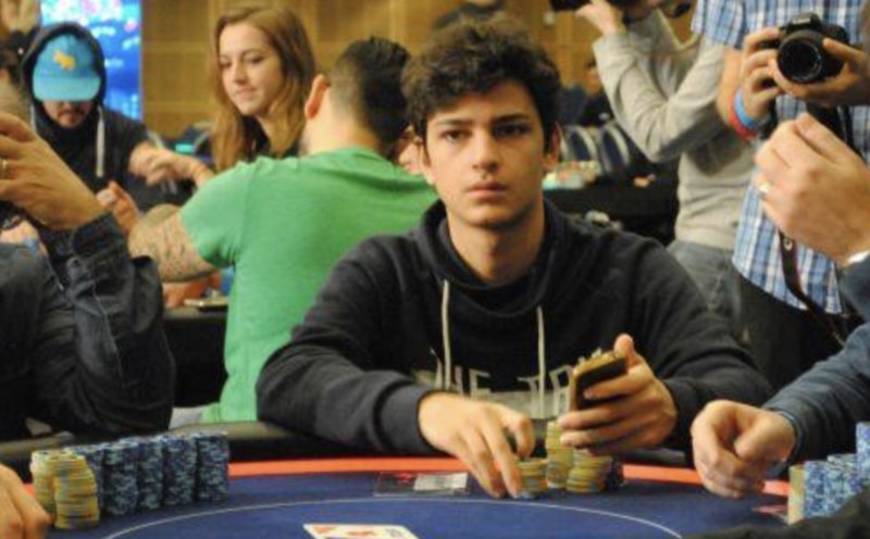 Poker online .com – Doppio tavolo finale nella notte per Enrico Camosci e oltre 16mila dollari messi in cassa