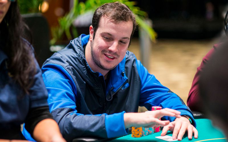 Il chipleader Zach Gruneberg