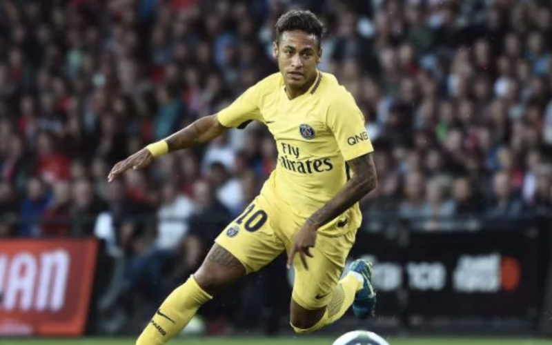 Neymar Jr in azione con la maglia del PSG