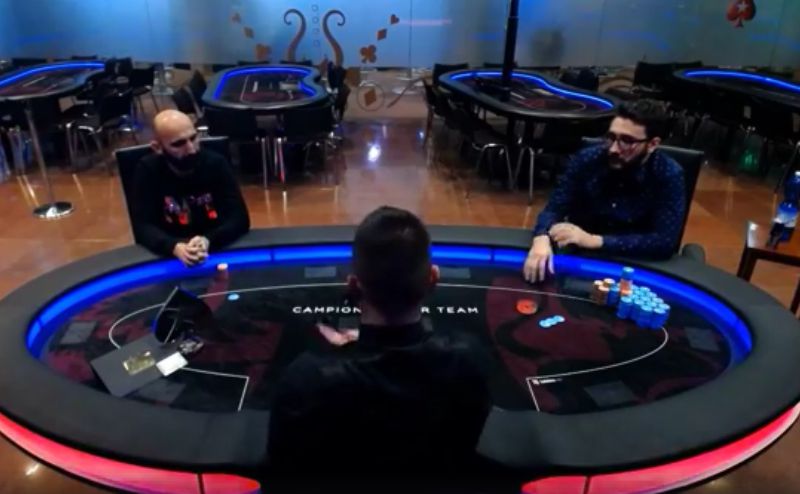 L'heads up tra Simone e Miniucchi