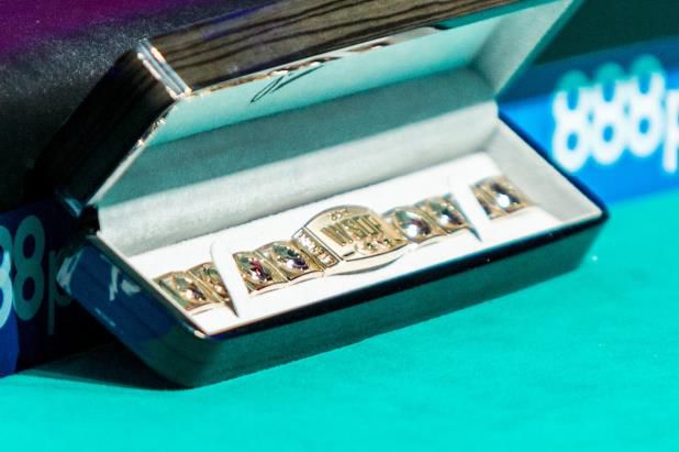 78 i braccialetti messi in palio