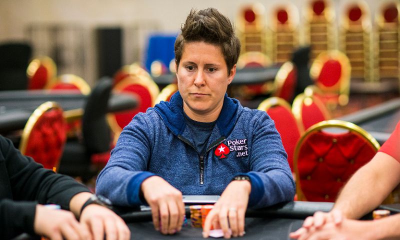 La pensionata del poker Vanessa Selbst attaccata i giocatori High Stakes: “Avete fatto diventare il poker noioso”