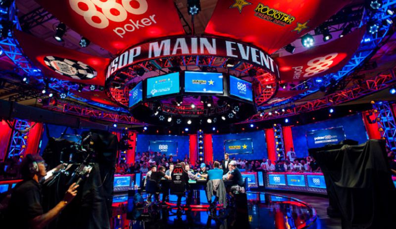 WSOP 2018 Main Event – Michael Dyer comanda con 6 left, non molla Joe Cada. Out Alex Lynskey, Artem Metalidi e Antoine Labat