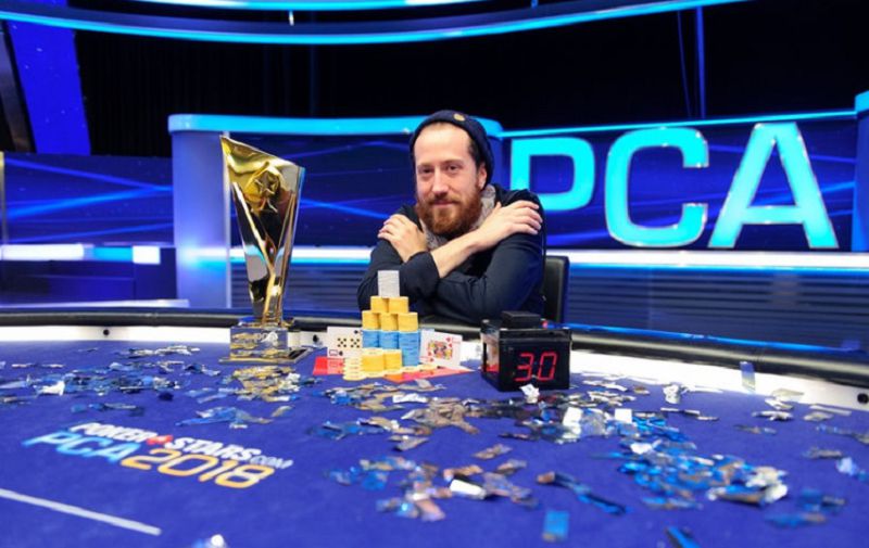 Steve O'Dwyer dopo la vittoria nell'High Roller PCA delle Bahamas
