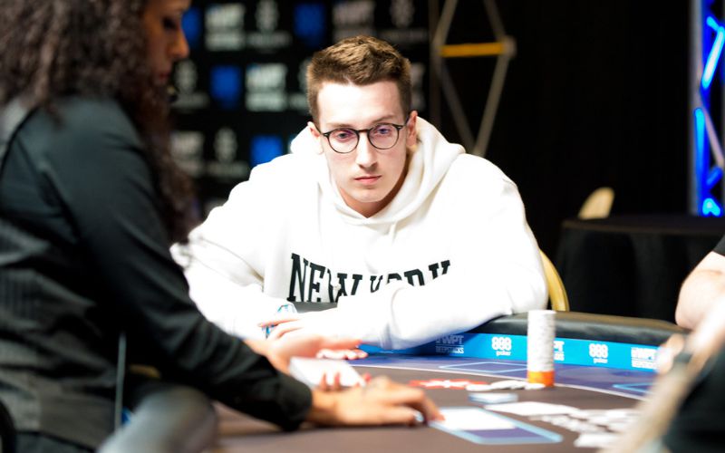 Poker online – Vittoria per discoverymax al Sunday Special dopo un mega deal al tavolo finale. Gabriele Re non va oltre il nono posto all’EXPLOSIVE Sunday