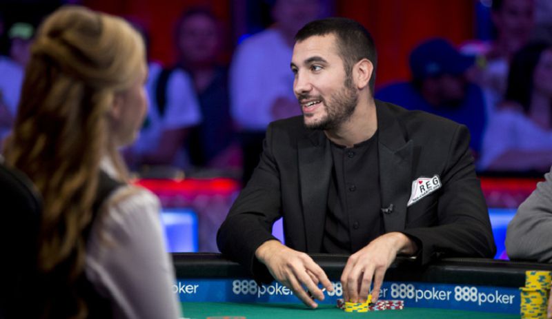 Dario Sammartino in action durante il Day9 (Foto Blog WSOP - Jamie Thomson)