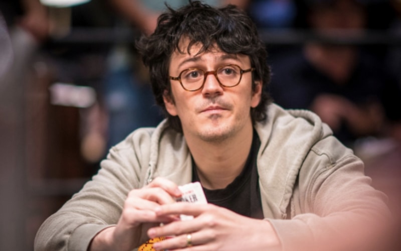 Registrazioni tardive lunghissime, uno dei mali del poker secondo Isaac Haxton